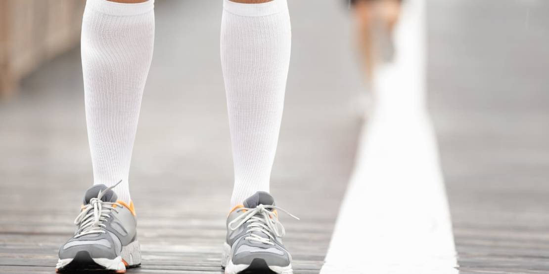 Kompressionsbekleidung für Läufer: Laufsocken, Laufhose, Laufshirt